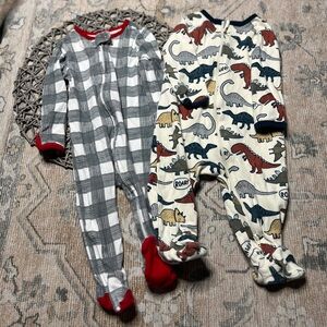 Bundle Wonder Nation Gray Plaid and Cloud Island Dinosaur Print Footies